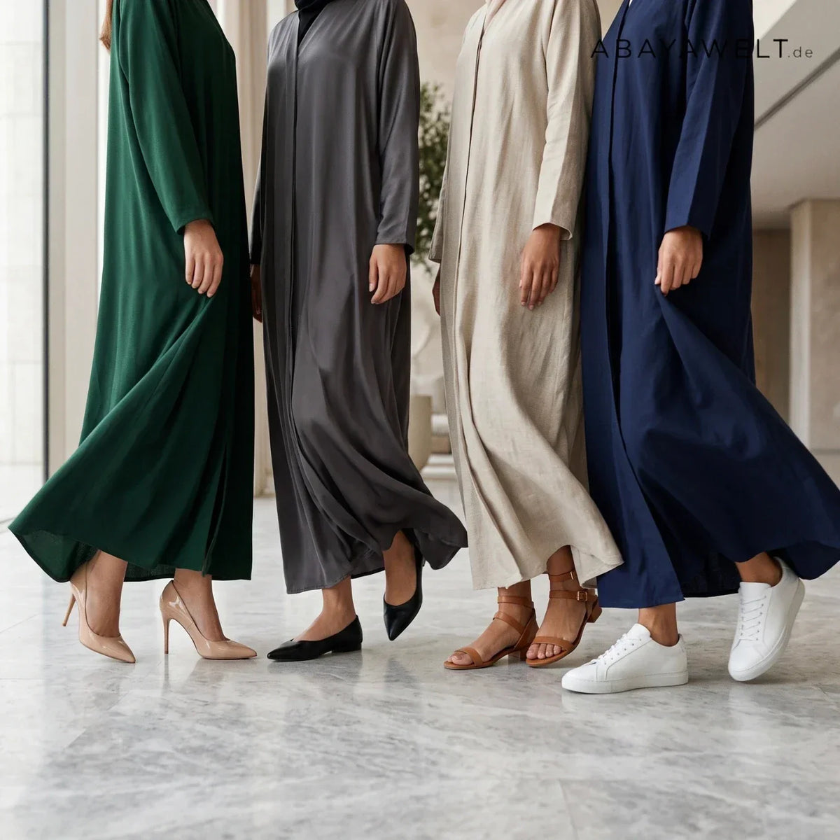 Vier Abaya-Outfits mit Pumps, Ballerinas, Sandalen und weißen Sneakern