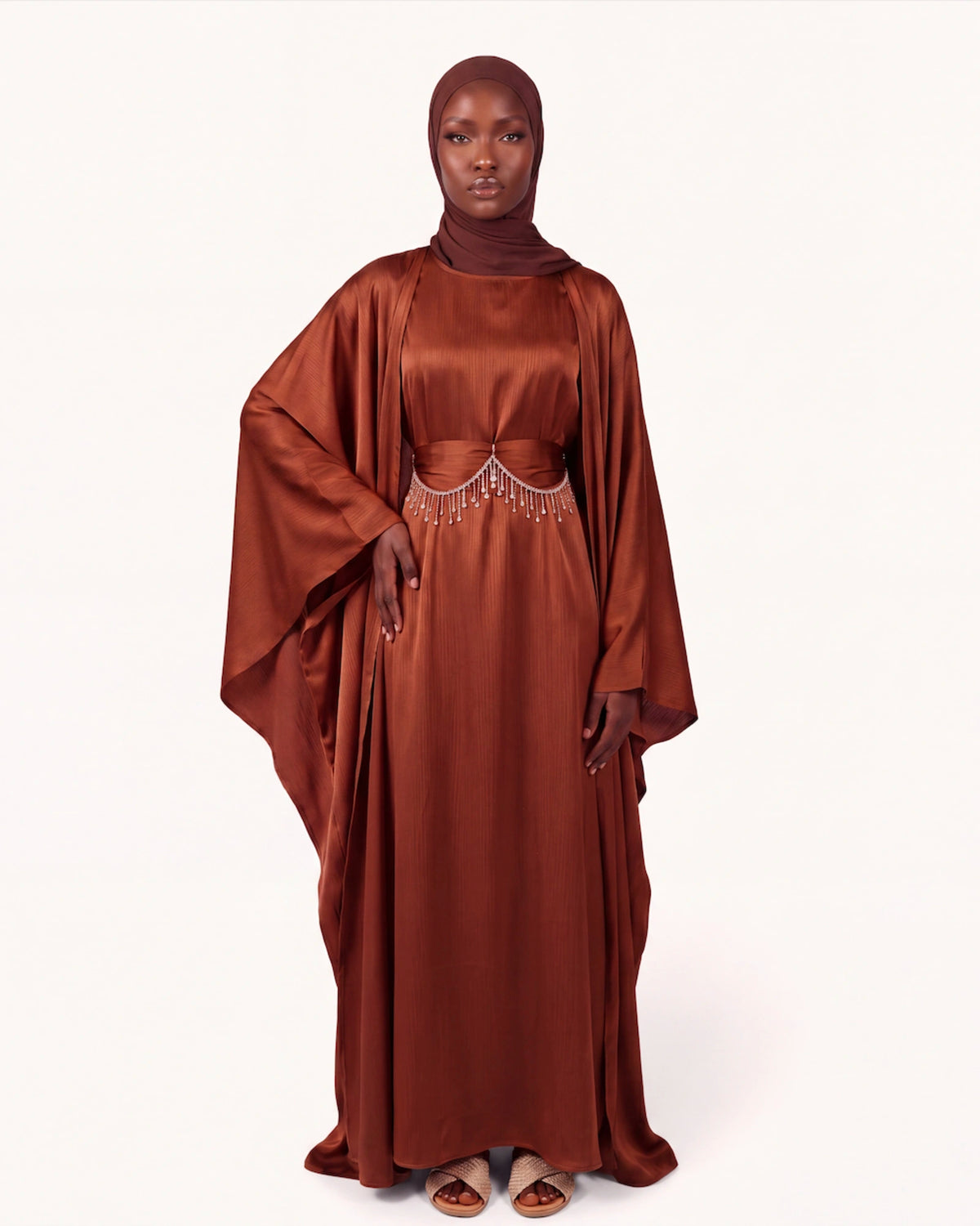 Ayla Chain Abaya in Saffron – elegantes Set mit Kristallketten
