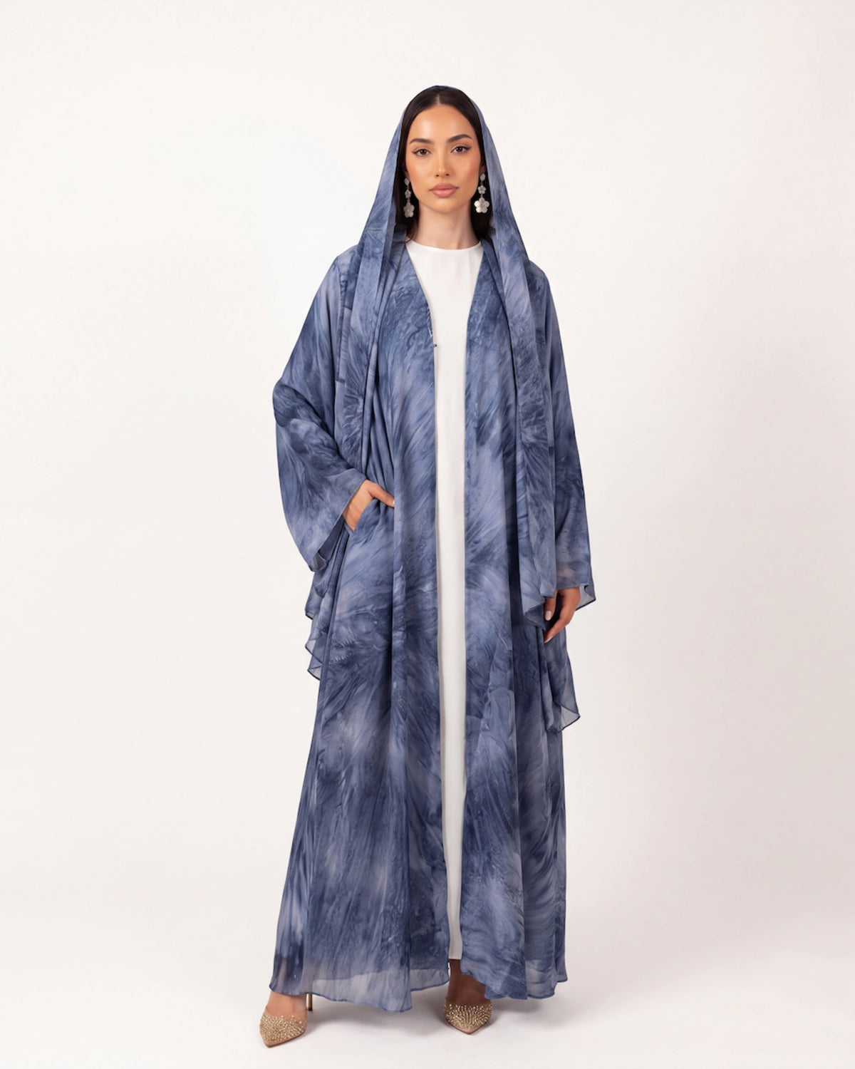 Liyana Marble Abaya in Blau – lange offene Abaya mit abstraktem Marmor-Print