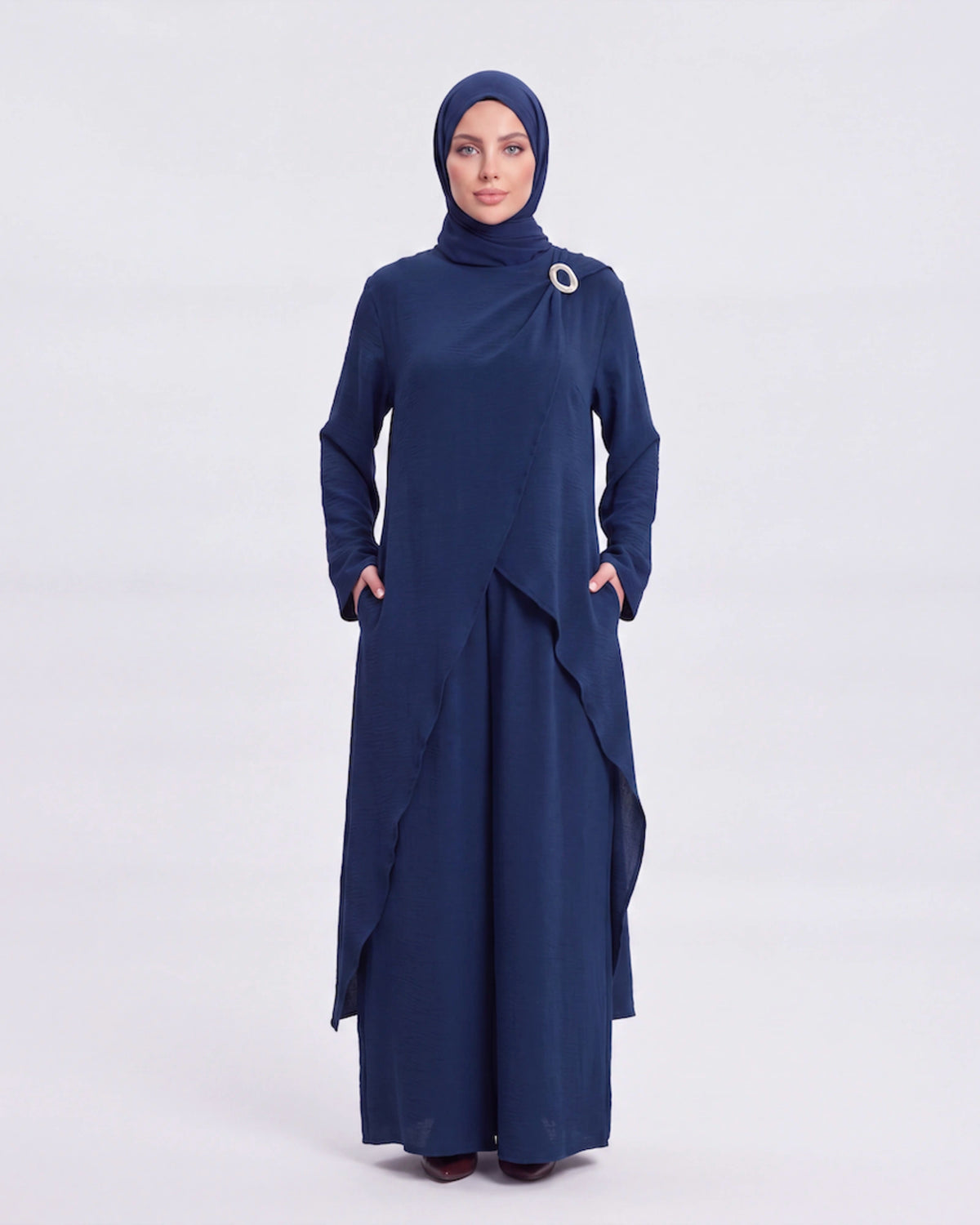 Noura Layered Set in Blau – 2-teiliges Modest Set mit asymmetrischem Oberteil und weiter Hose