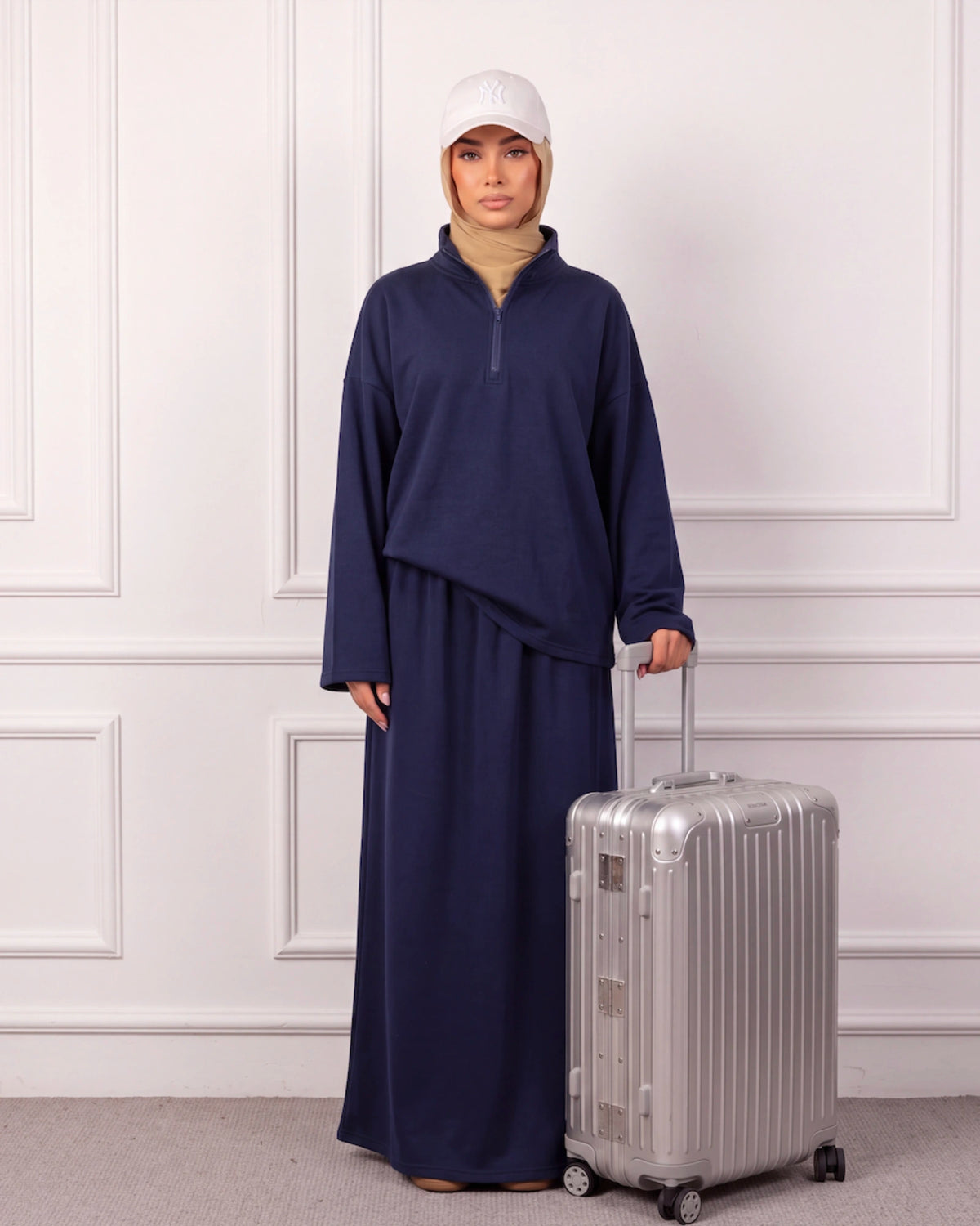 Noura Zip Set in Navy – 2-teiliges Freizeit-Set mit Half-Zip Oberteil und langem Rock