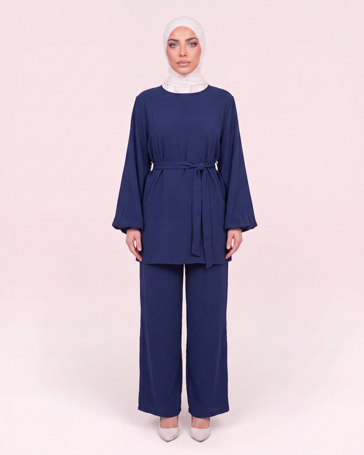 Safa Linen Set in Blau – 2-teiliges Set mit Bindegürtel und weiter Hose