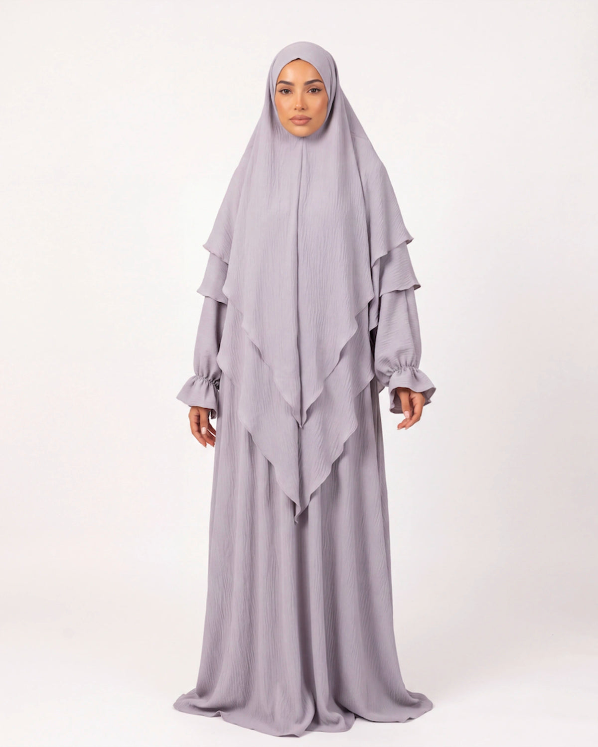 Safiya Khimar Abaya in Grau – fließende Abaya mit langem Khimar