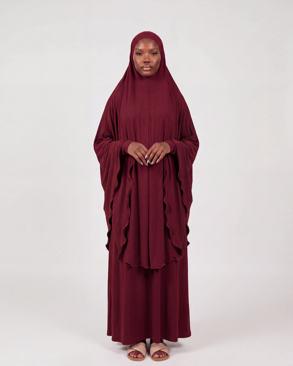 Zahra Khimar Set in Dunkelbraun – langes Khimar-Set mit weiter bedeckender Silhouette